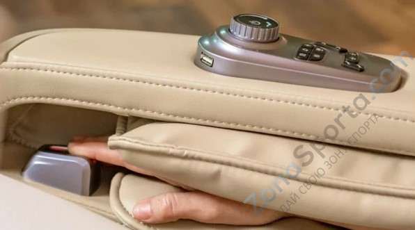 Массажное кресло Ergonova Robotouch Beige