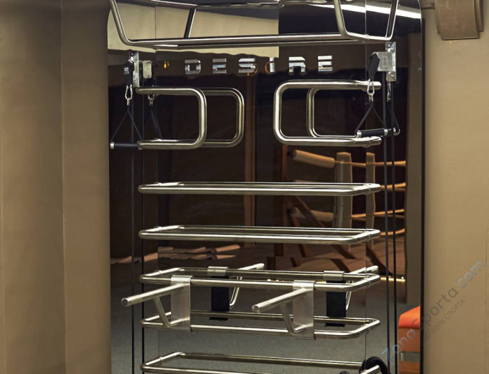 Многофункциональный комплекс с зеркальной стенкой и элементами из нержавеющей стали Desire Prime Vision